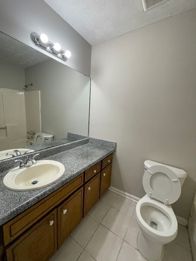 Building Photo - 105 Fruitwood Trce