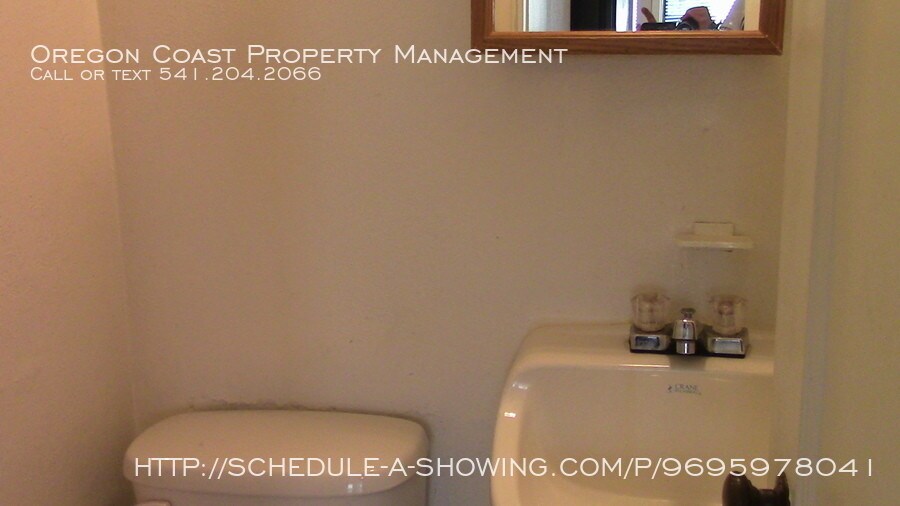 Building Photo - 4475 US-101