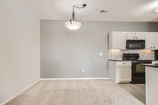 Foto del edificio - 8481 W Union Ave