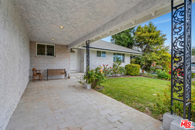 Building Photo - 816 Boxthorn Ave