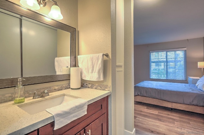 Building Photo - 10940 Summerdale Way