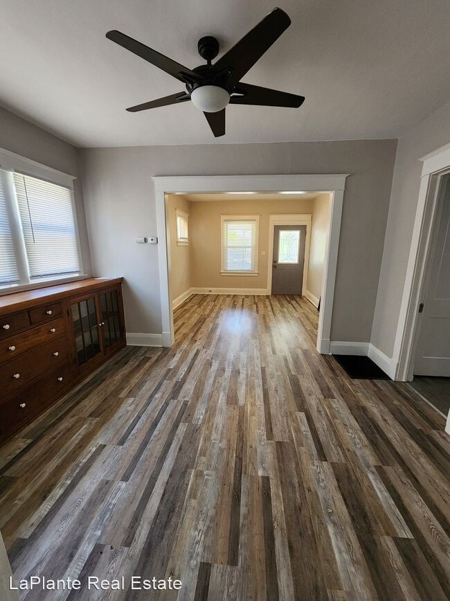 Building Photo - 2 br, 1 bath House - 3925 Burton Avenue