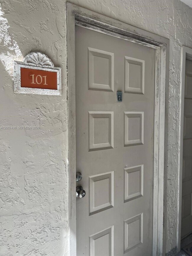 Building Photo - 8333 Lake Dr