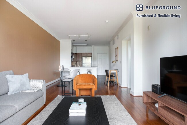 Foto del edificio - 7225 Crescent Prk W