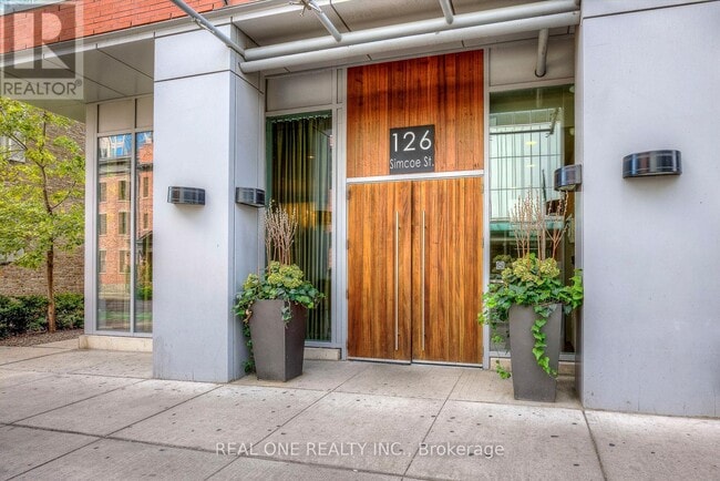 Photo du bâtiment - 126 Simcoe St