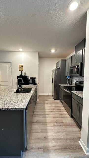 Foto del edificio - 710 Stoney Pointe Cir