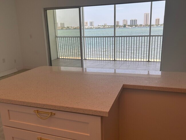Foto del edificio - 2936 Lake Shore Dr