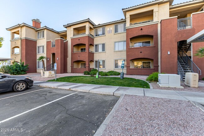 Building Photo - 5401 E Van Buren St