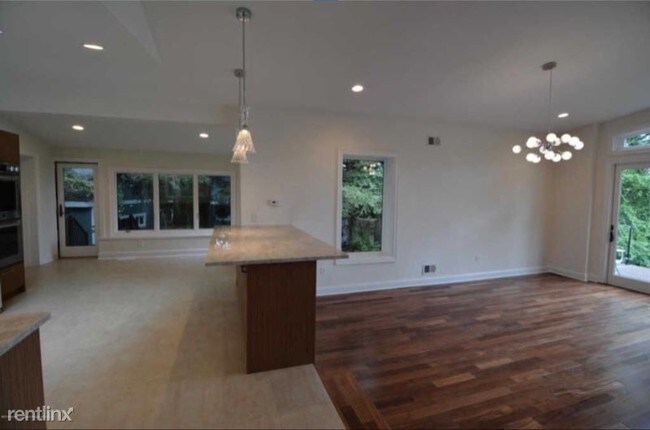 Building Photo - 2 br, 2 bath House - 1 Ballinswood Rd