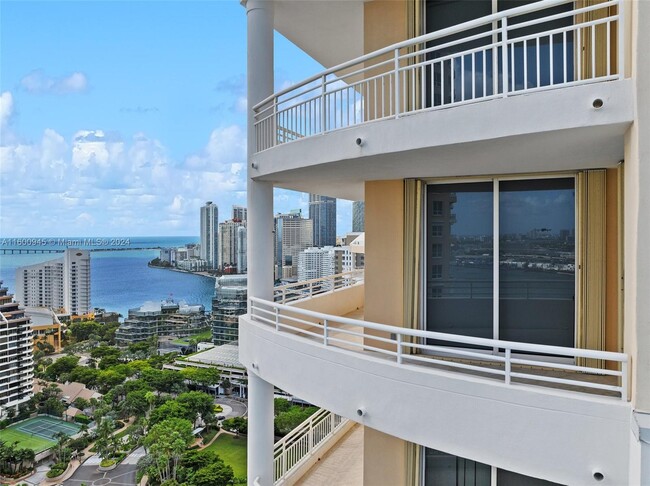 Foto del edificio - 888 Brickell Key Dr