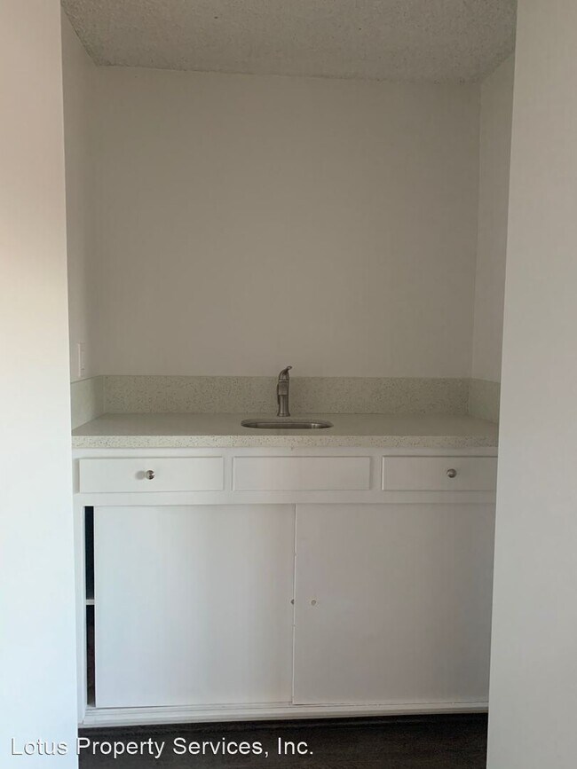 Foto del edificio - 112 E Alhambra Rd