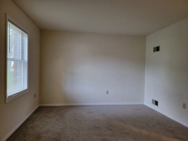 Foto del edificio - 119 Tom Ave