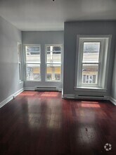 Building Photo - 817 Linden St