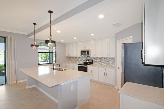 Building Photo - Sarasota National Annual Condo for Rent