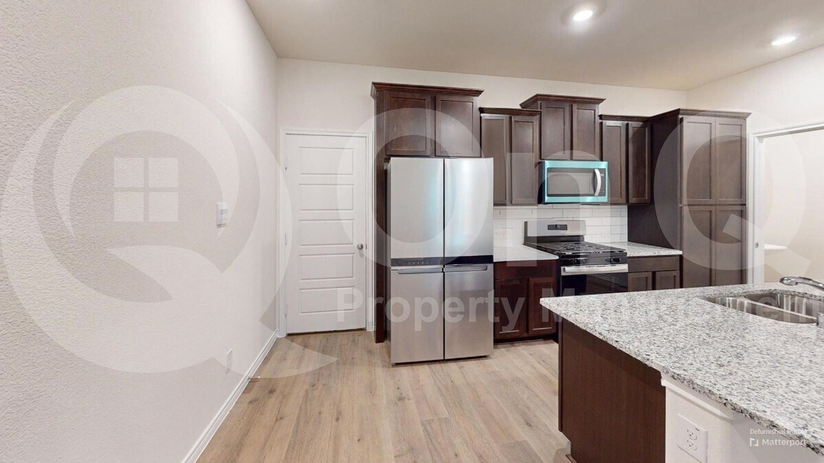 Foto principal - 1932 Hellams Ln