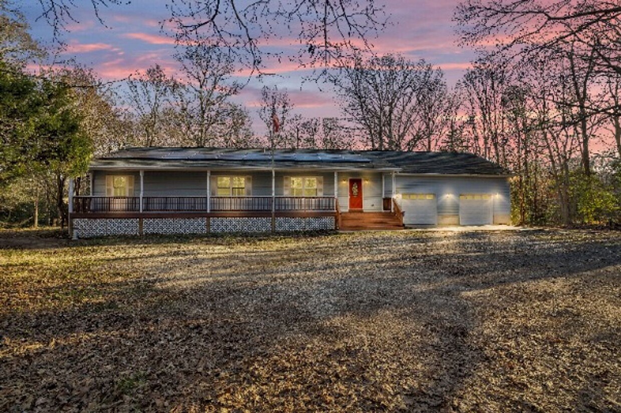 Primary Photo - 4370 Elizabeth Dr