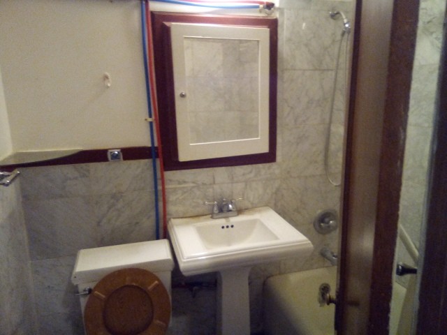 Building Photo - 407 NE 45th St