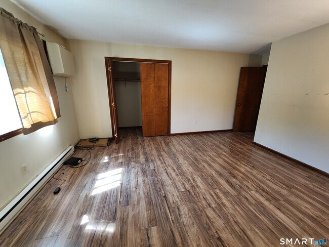Building Photo - 71 Bentwood Dr