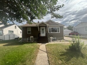 Building Photo - 1014 Avenue D