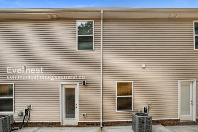 Building Photo - 3385 Polly Dr