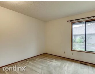Primary Photo - 3 br, 2 bath House - 12604 NE Prescott Dr