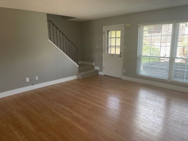 Foto del edificio - South Denver, 2 bed 2.5 bath Townhome, 2 Car Parking, Close to Light Rail