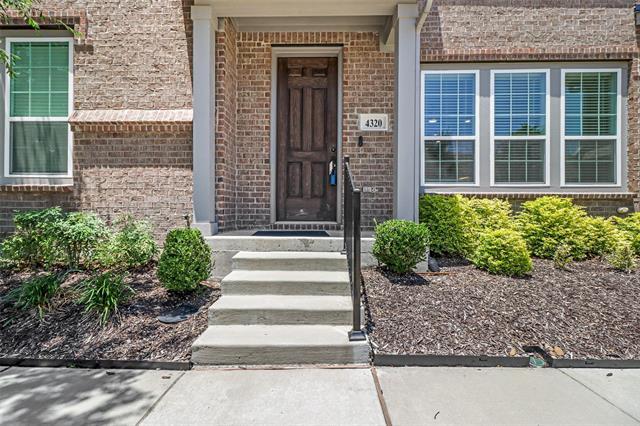 Building Photo - 4320 Oliver Dr