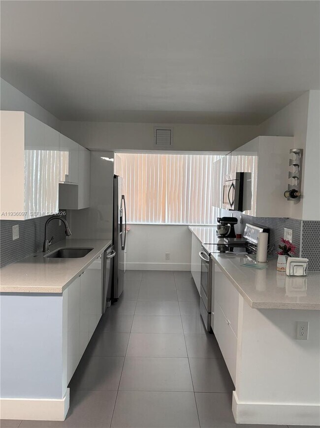 Foto del edificio - 9501 SW 1st Ct