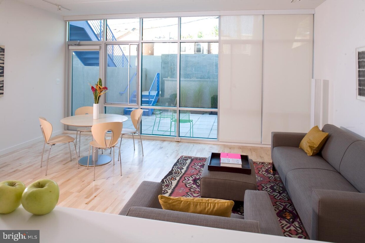 Foto principal - 417 Ridge St NW
