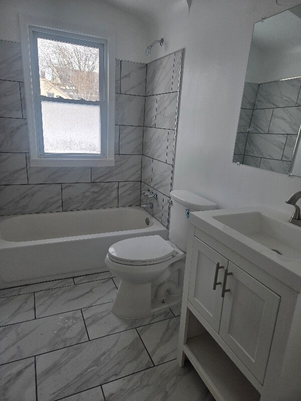 Building Photo - 14274 Kilbourne Ave