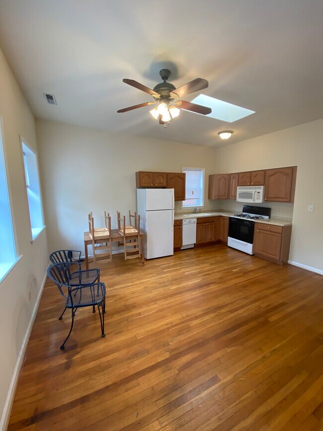 Foto del edificio - 3012 Patterson Ave