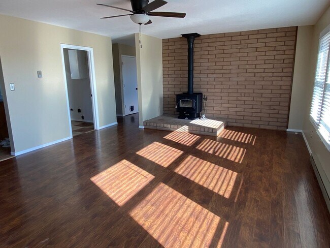 Foto del edificio - 3 Bedroom, 2 Bathroom Home in Edgewood, NM