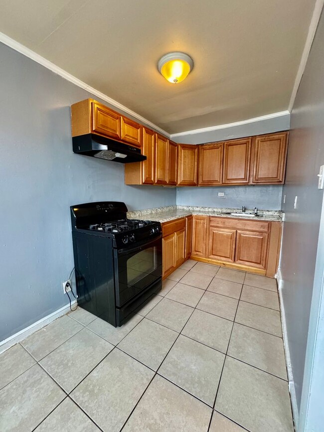 Building Photo - Spacious 3-Bedroom Home in Cedar Park – Av...