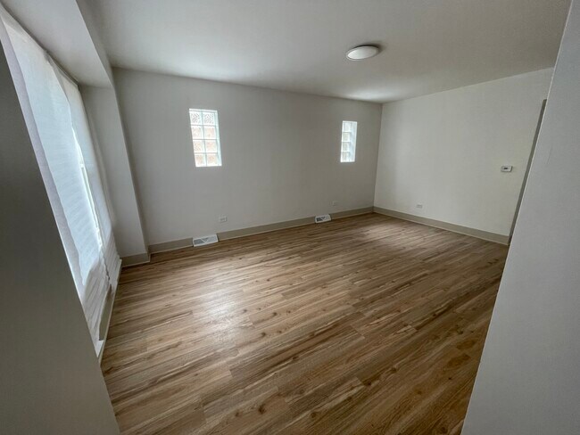 Building Photo - 4243 W Haddon Ave