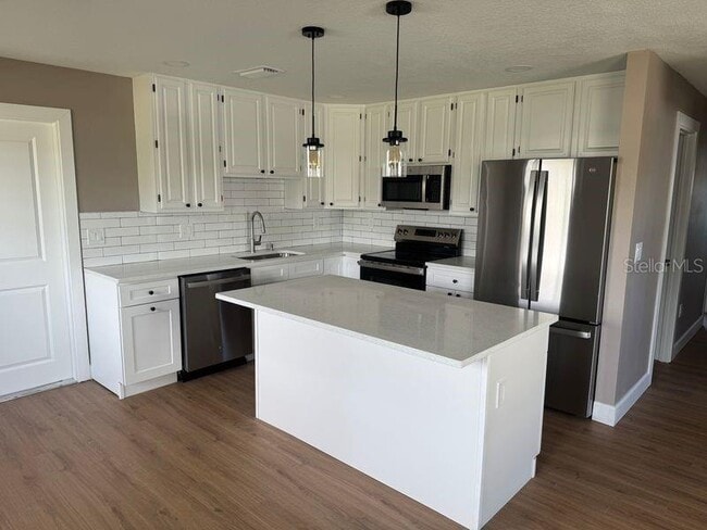 Foto del edificio - 4243 Tahiti Dr