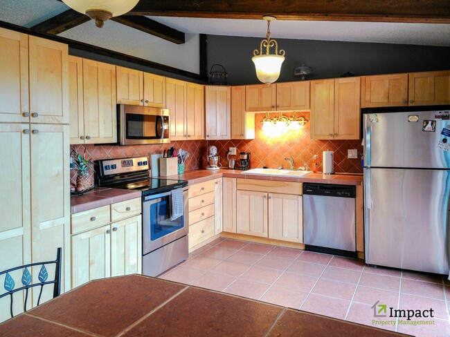 Building Photo - 5005 Sunbird Cliffs Dr