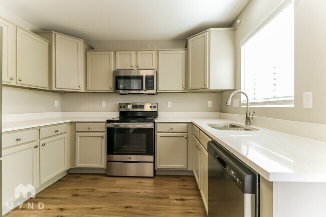 Foto del edificio - 12333 W Rosewood Dr