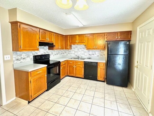 Foto del edificio - Available September 26, 2025, Charming 3 B...