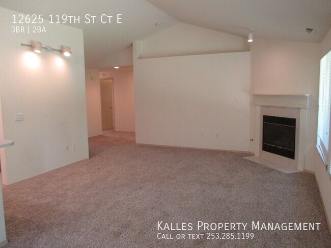 Building Photo - Beautiful 3 Bed 2 Bath Duplex in Puyallup
