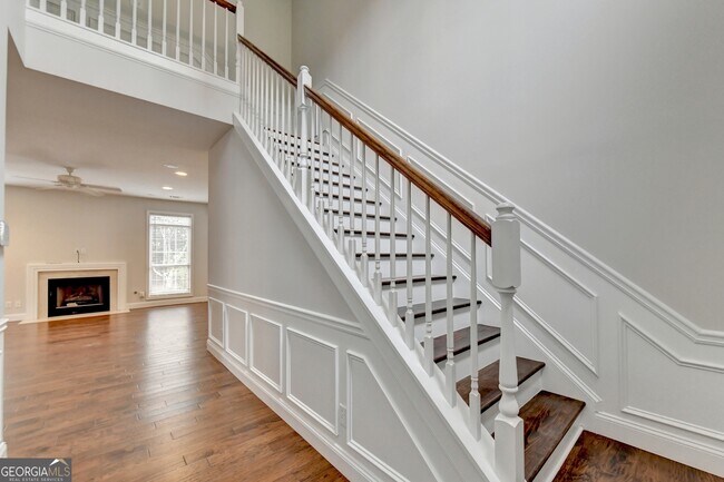 Building Photo - 3001 Serenade Ct