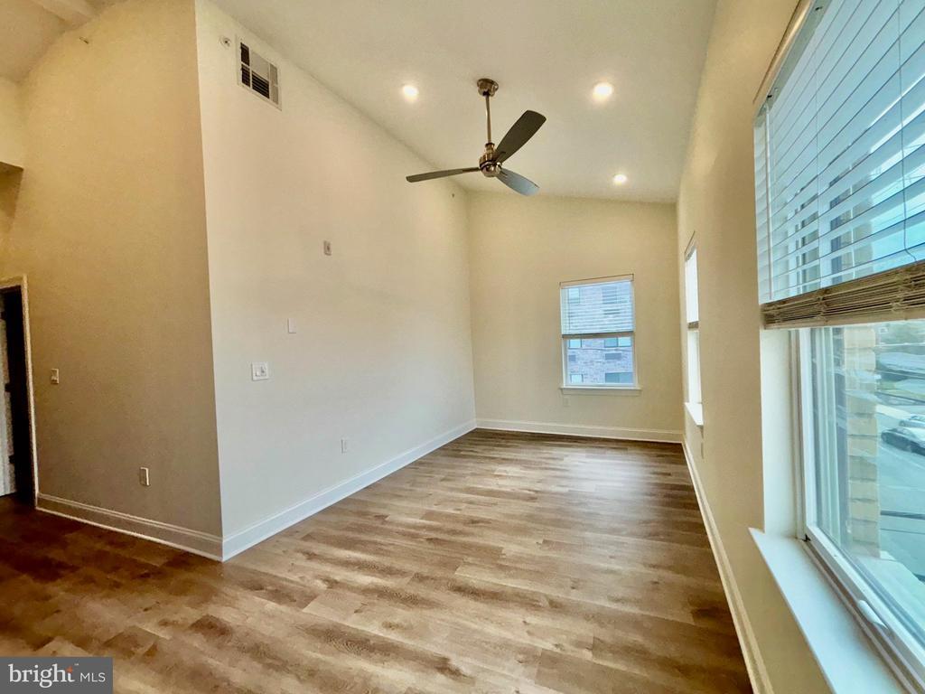 Foto principal - 6601 Ridge Ave