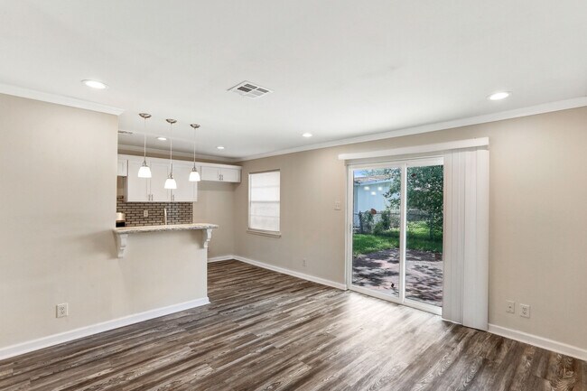 Building Photo - 112 Grambling Ct