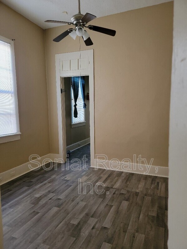 Building Photo - 1507 Clouet St