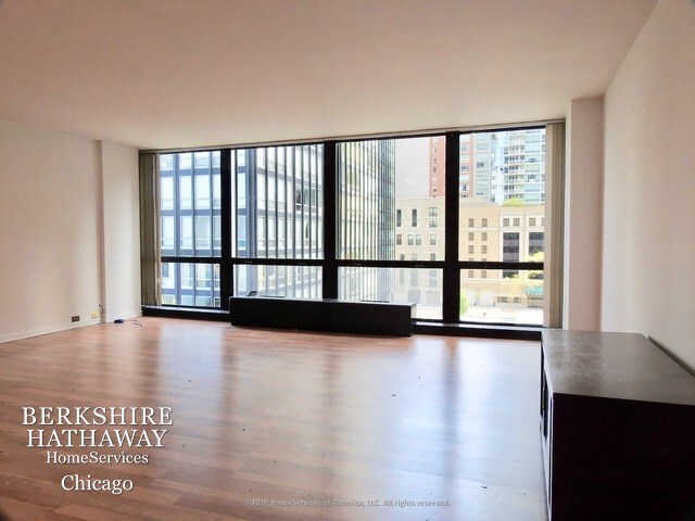 Building Photo - 900 N Lake Shore