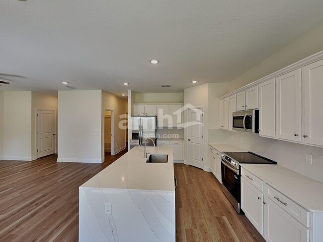 Foto del edificio - 5981 Sycamore Pl St