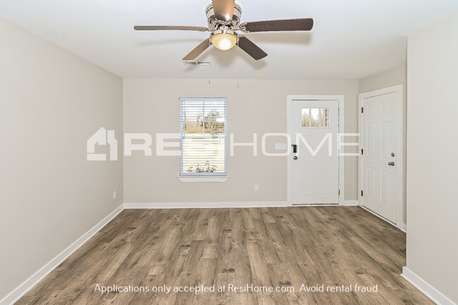 Building Photo - HOME FOR RENT!