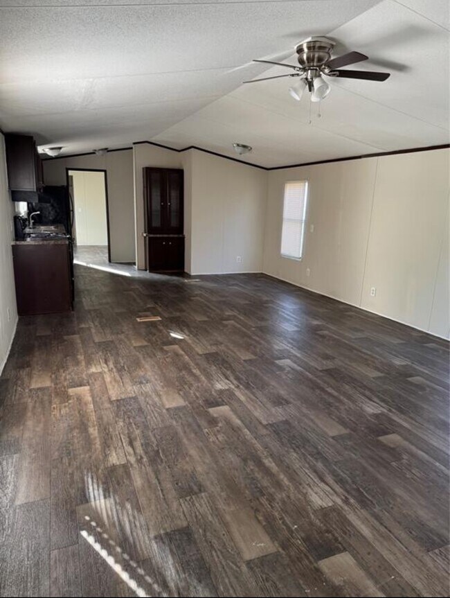 Foto del edificio - 511 County Rd 2218