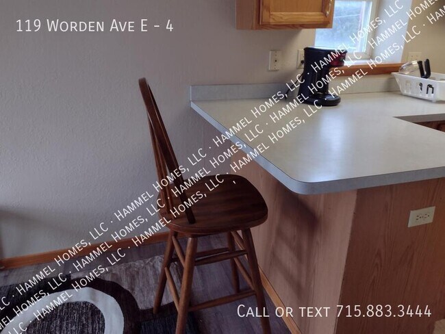 Foto del edificio - 119 Worden Ave E