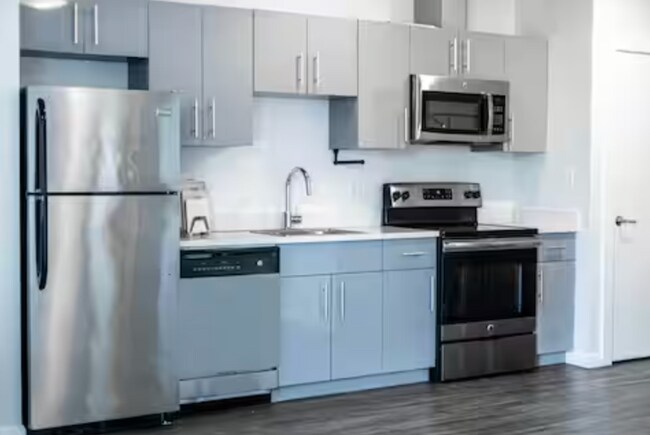 Building Photo - 1872 Commonwealth Ave