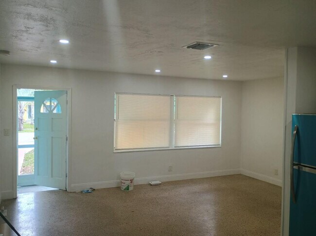 Foto del edificio - 2465 NE 14th Ave